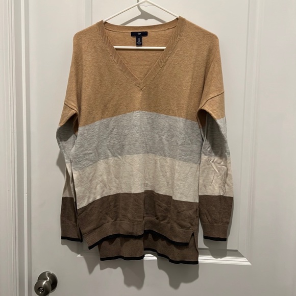 GAP Sweaters - Gap Colorblock Women’s V Neck Sweater Size M Medium